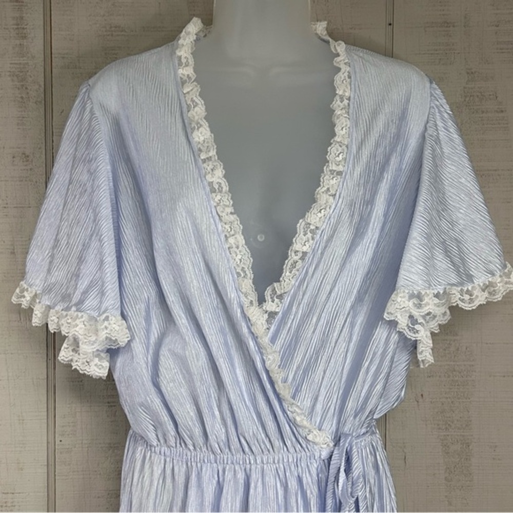 Vintage Womens Long Satin Robe Size L Lace Flouncy Boudoir Peignoir Coquette 80s - Picture 3 of 12